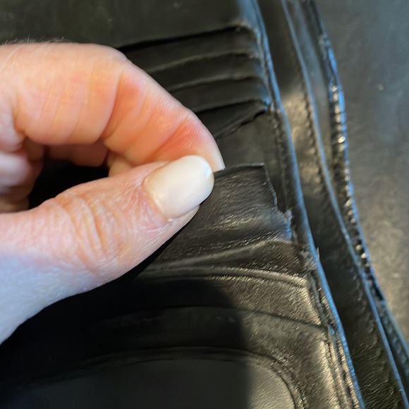 Authentic Salvatore Ferragamo Wallet - Picture 8 of 9